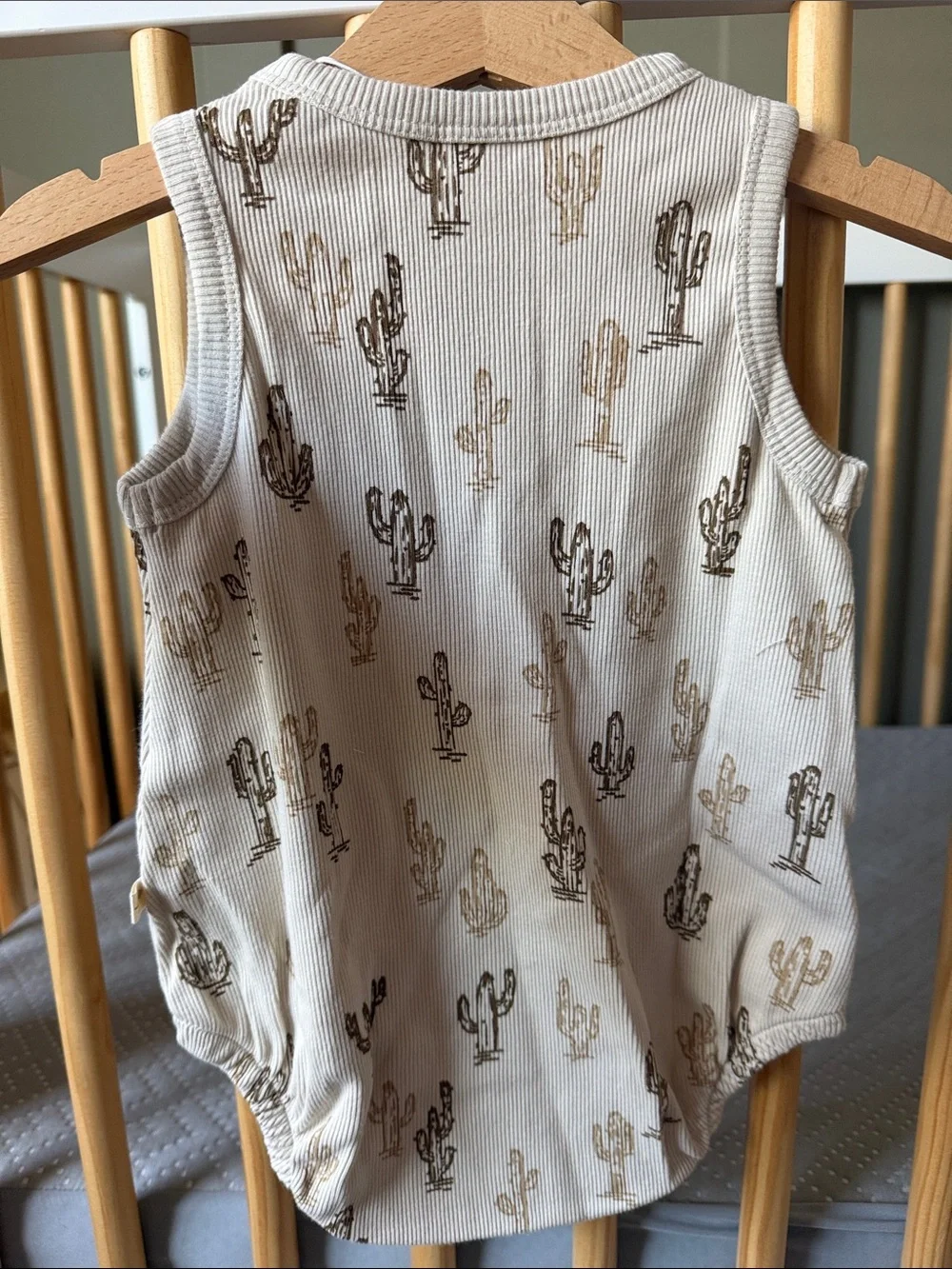 Makemake Organics Tan Cactus Print Baby Bubble Romper 6-12 Months NWT
